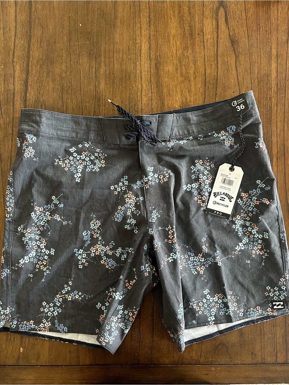 Billabong Good Times Pro Boardshorts 36 Short Floral Gray NWT